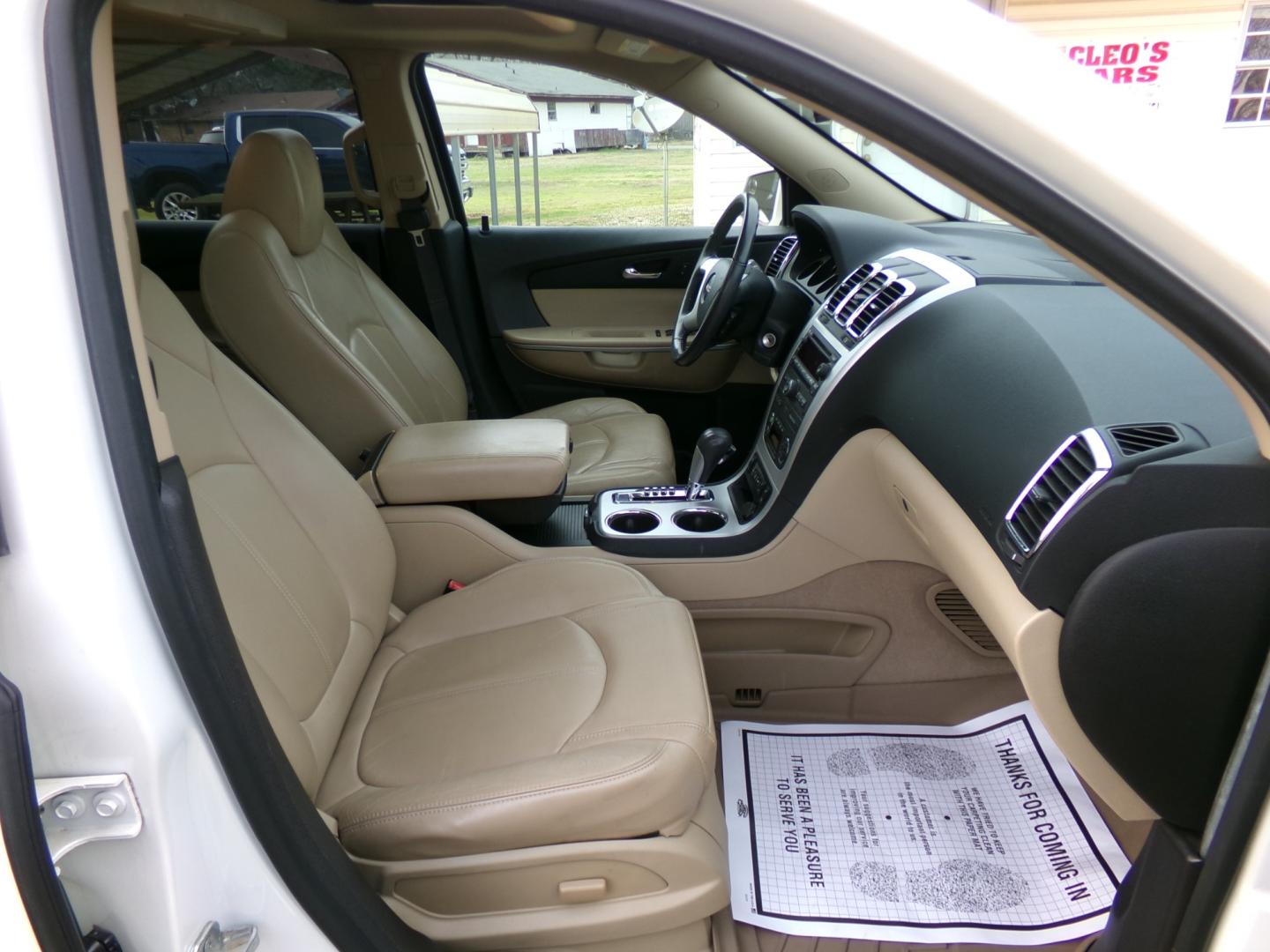 2012 White Diamond Pearl /Tan GMC Acadia SLT (1GKKRRED6CJ) with an 3.6L engine, automatic transmission, located at 401 First NE, Bearden, AR, 71720, (870) 687-3414, 33.726528, -92.611519 - Photo#22